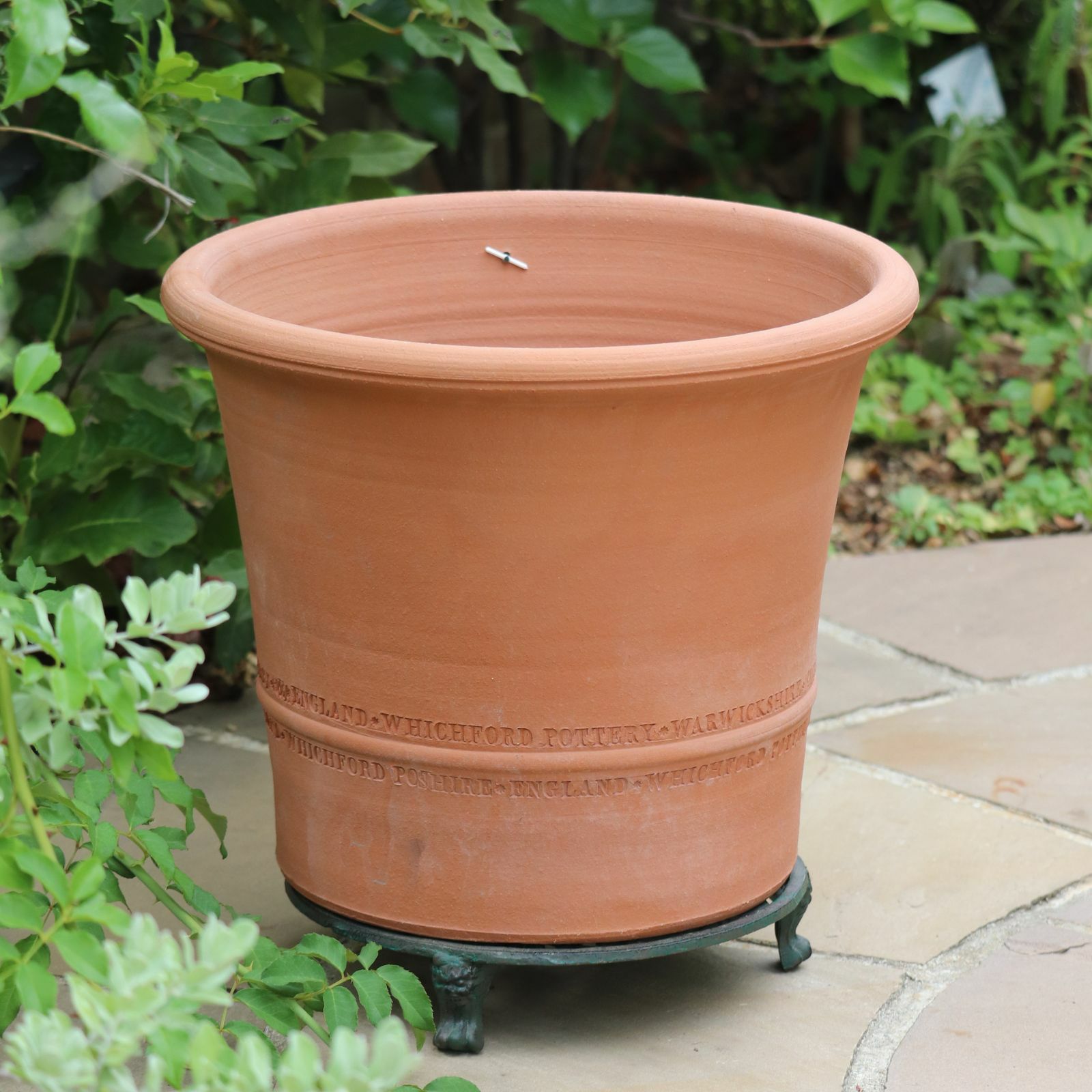 深さのあるウィッチフォードの植木鉢の写真