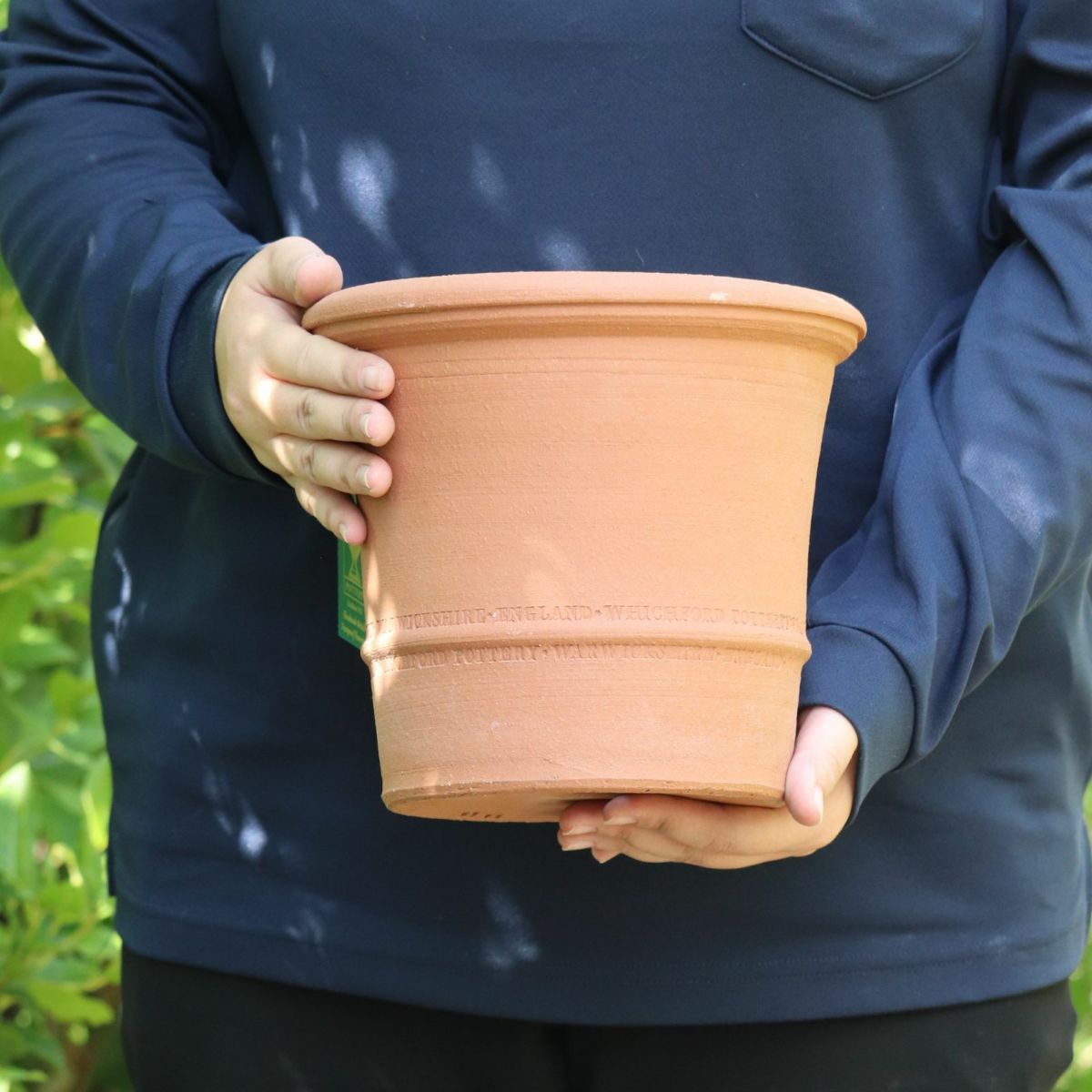 深さのあるウィッチフォードの植木鉢の写真